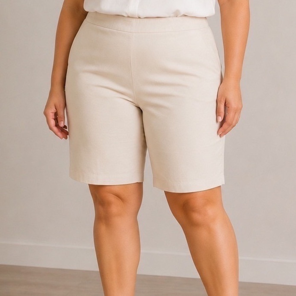 Isaac Mizrahi Women Beige Bermuda Shorts Twenty Plus Pull-On Stretch Twill 20W